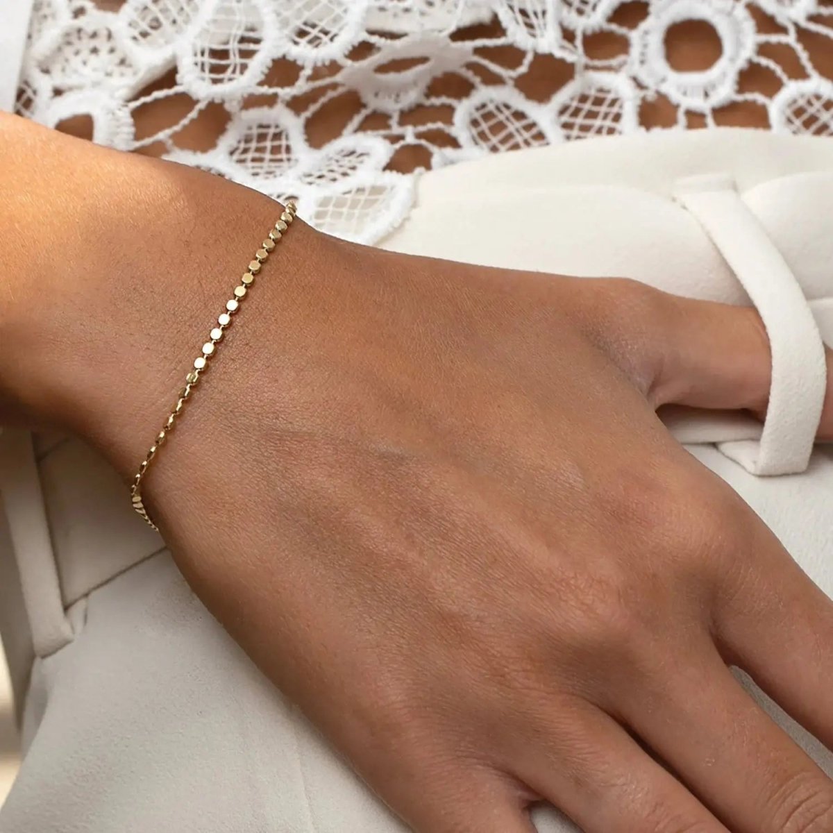 Zarte Goldpunkt-Armbänder | Shop Nory