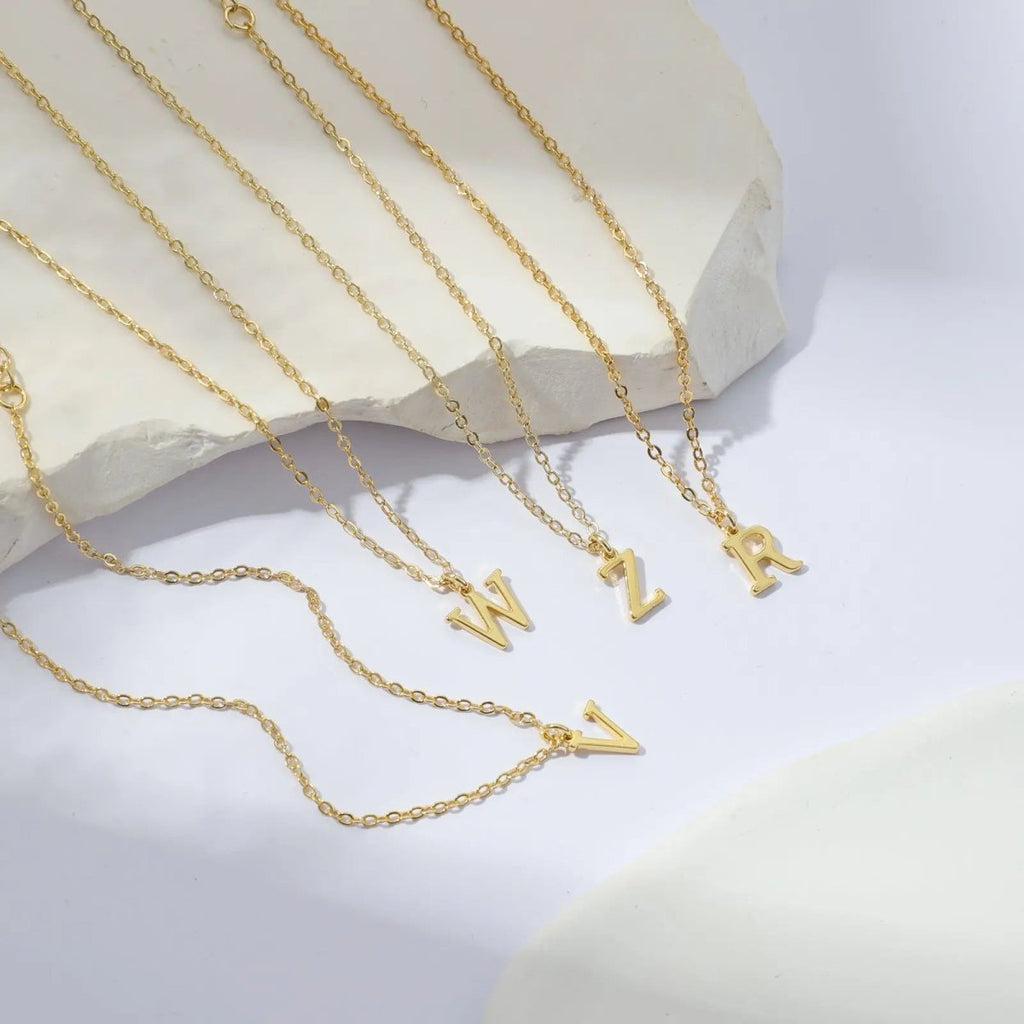 Zarte Gold Initialen Armbänder | Shop Nory