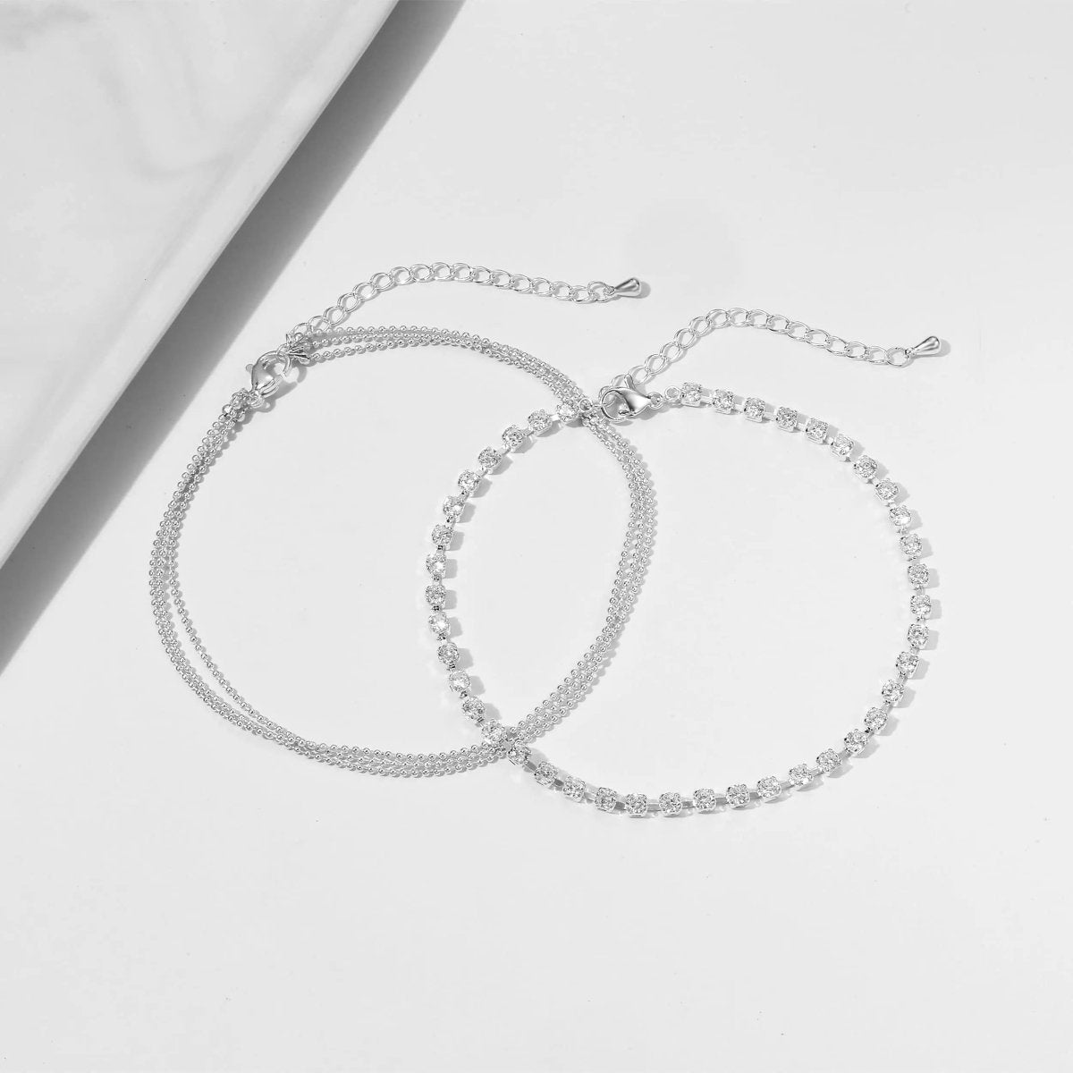 Zarte gestapelte Fußkettchen für Frauen | Shop Nory