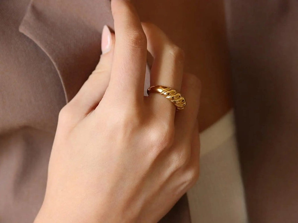 Gold Croissant-Dome-Ringe Größe 6 bis 9 | Shop Nory