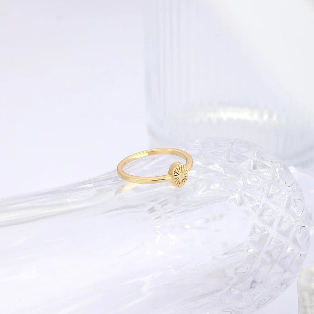 Goldene Blumen-Signet-Ringe Größen 6-9 | Shop Nory