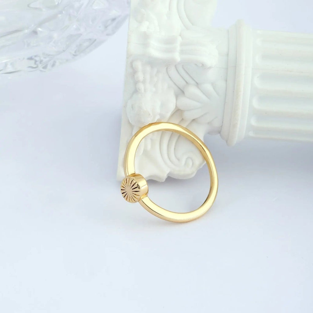 Goldene Blumen-Signet-Ringe Größen 6-9 | Shop Nory
