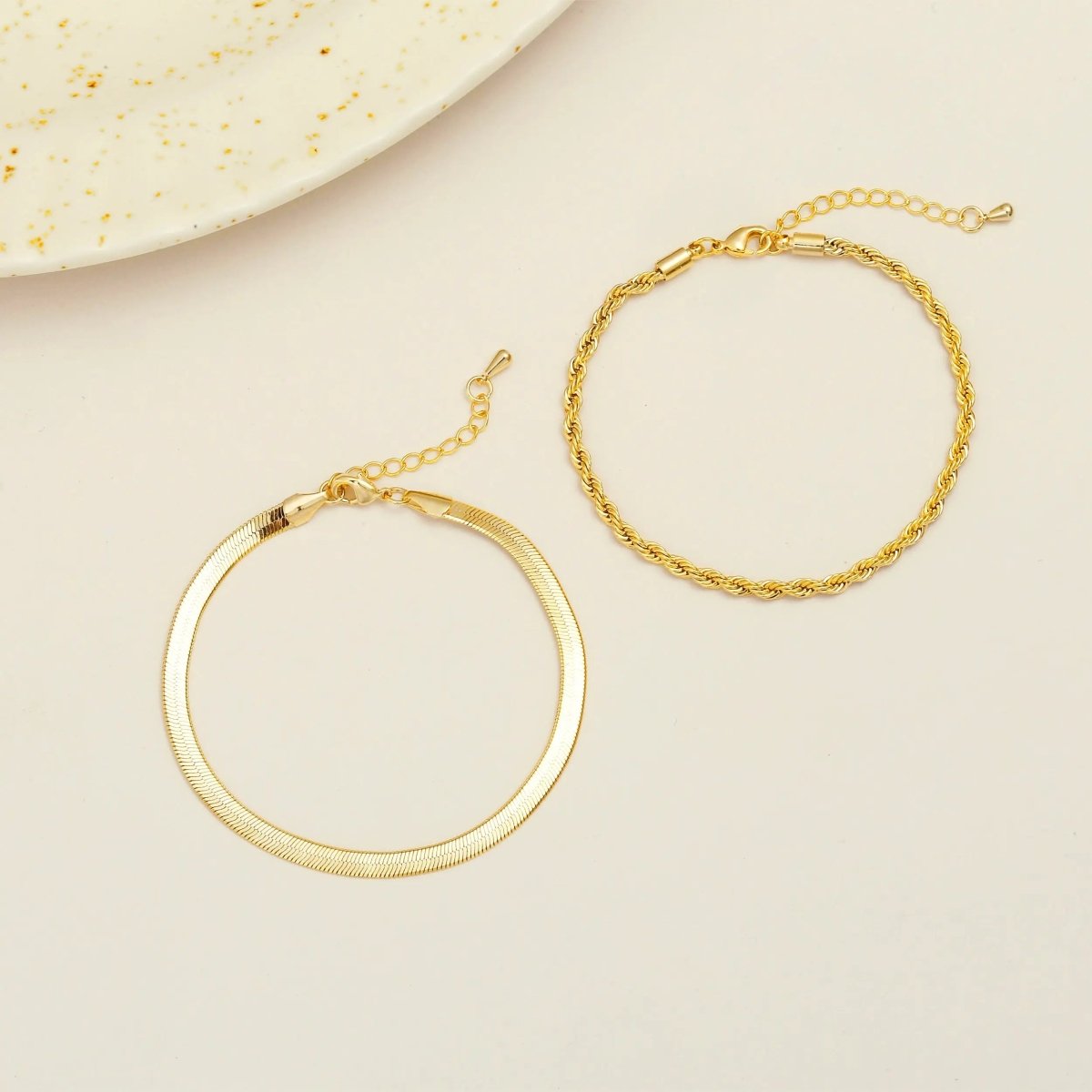 Gold Verdrehte Armbänder | Shop Nory