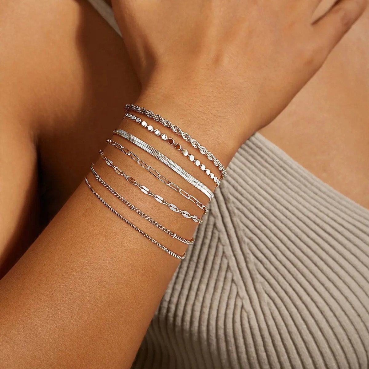 Gestapelte Gold/Silber Armbänder | Shop Nory