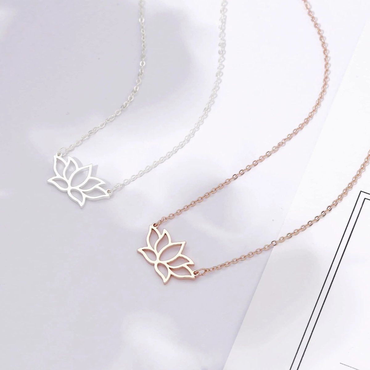 Einfache Gold Lotus Halsketten | Shop Nory