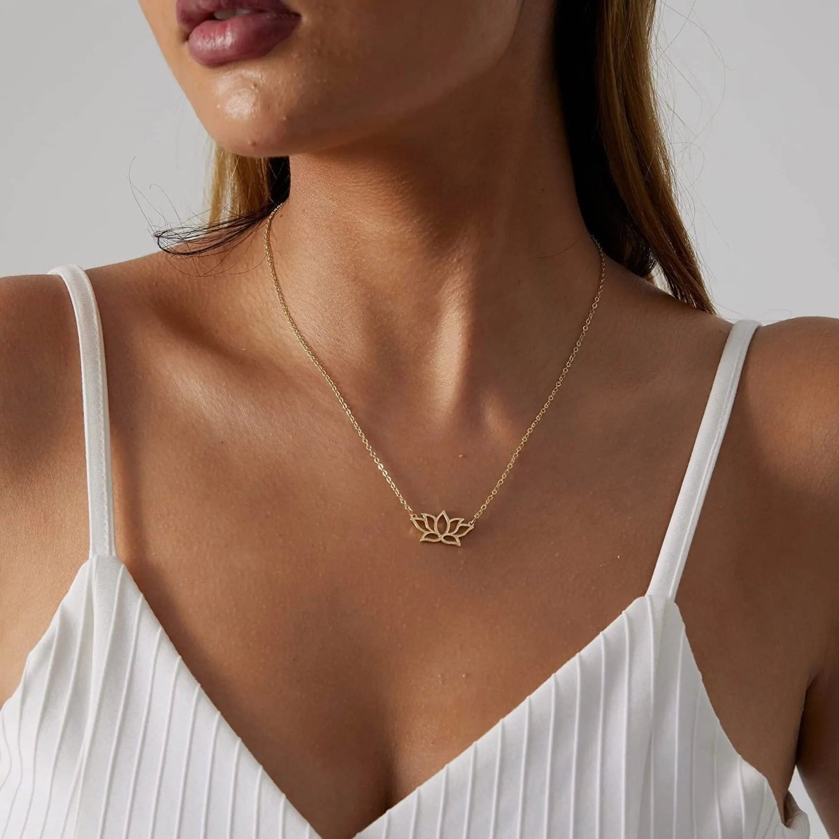 Einfache Gold Lotus Halsketten | Shop Nory