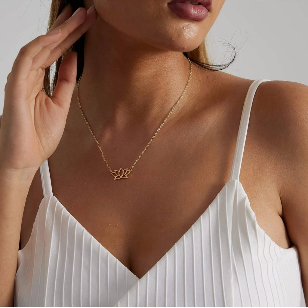 Einfache Gold Lotus Halsketten | Shop Nory