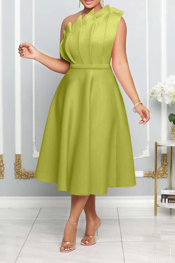 One Shoulder Midi Kleid Elegante A-Linie Passform Skulpturierte Details Festliche Kleidung