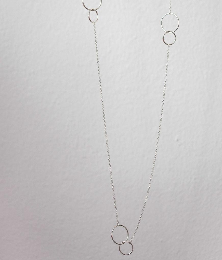 Lange Kette mit Ringen versehen aus Silber für Damen | Shop Nory