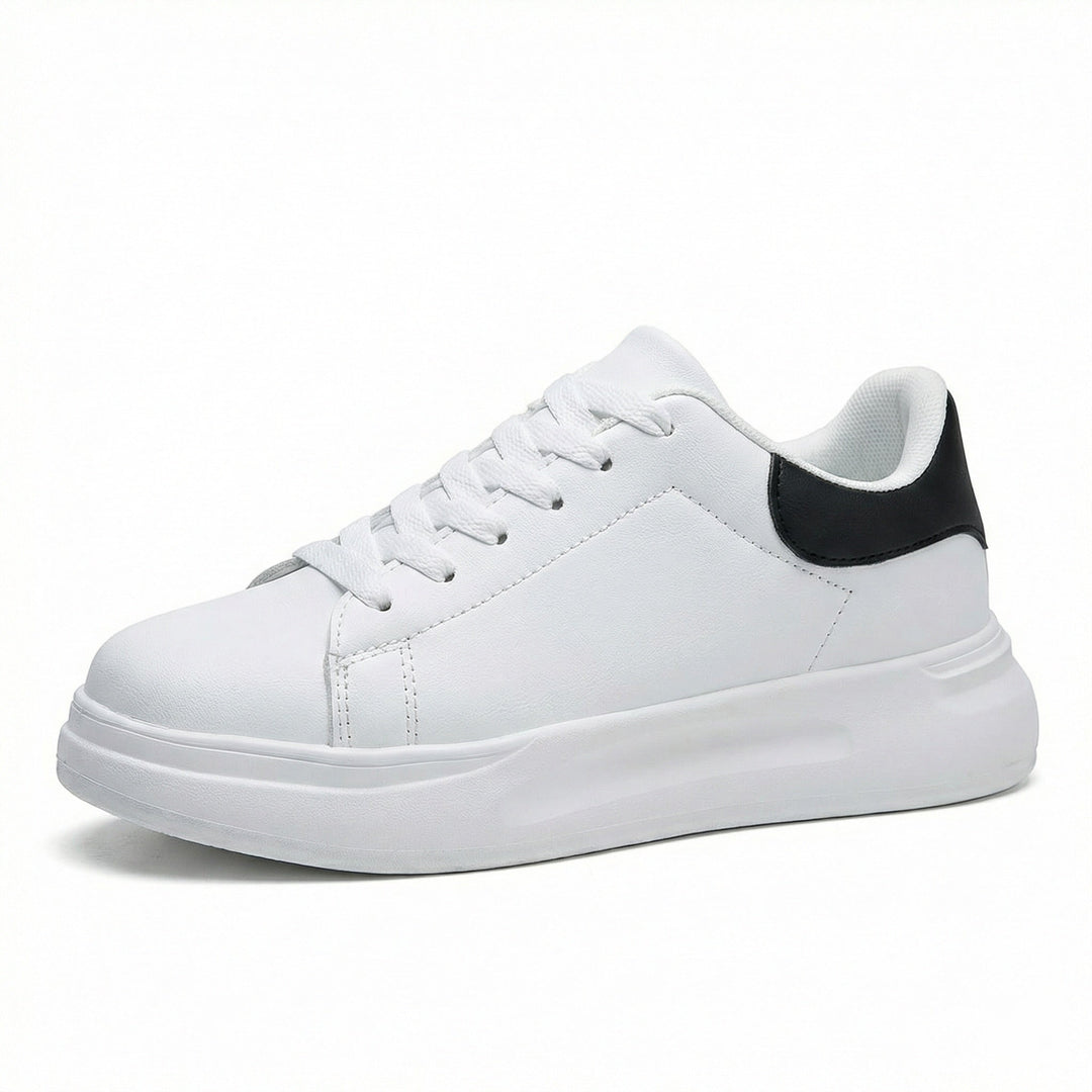 Orthopädische weiße Turnschuhe
