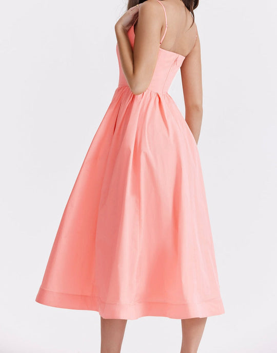 Elegantes Midikleid Look