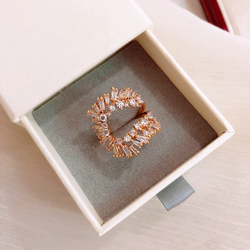 Luxuriöser übertriebener Kristallöffnender U-Ring | Shop Nory
