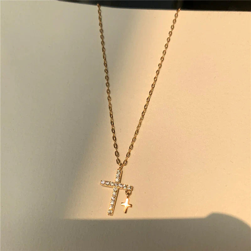 Luxuriöse Zirkon Kreuz Anhänger Halskette | Shop Nory