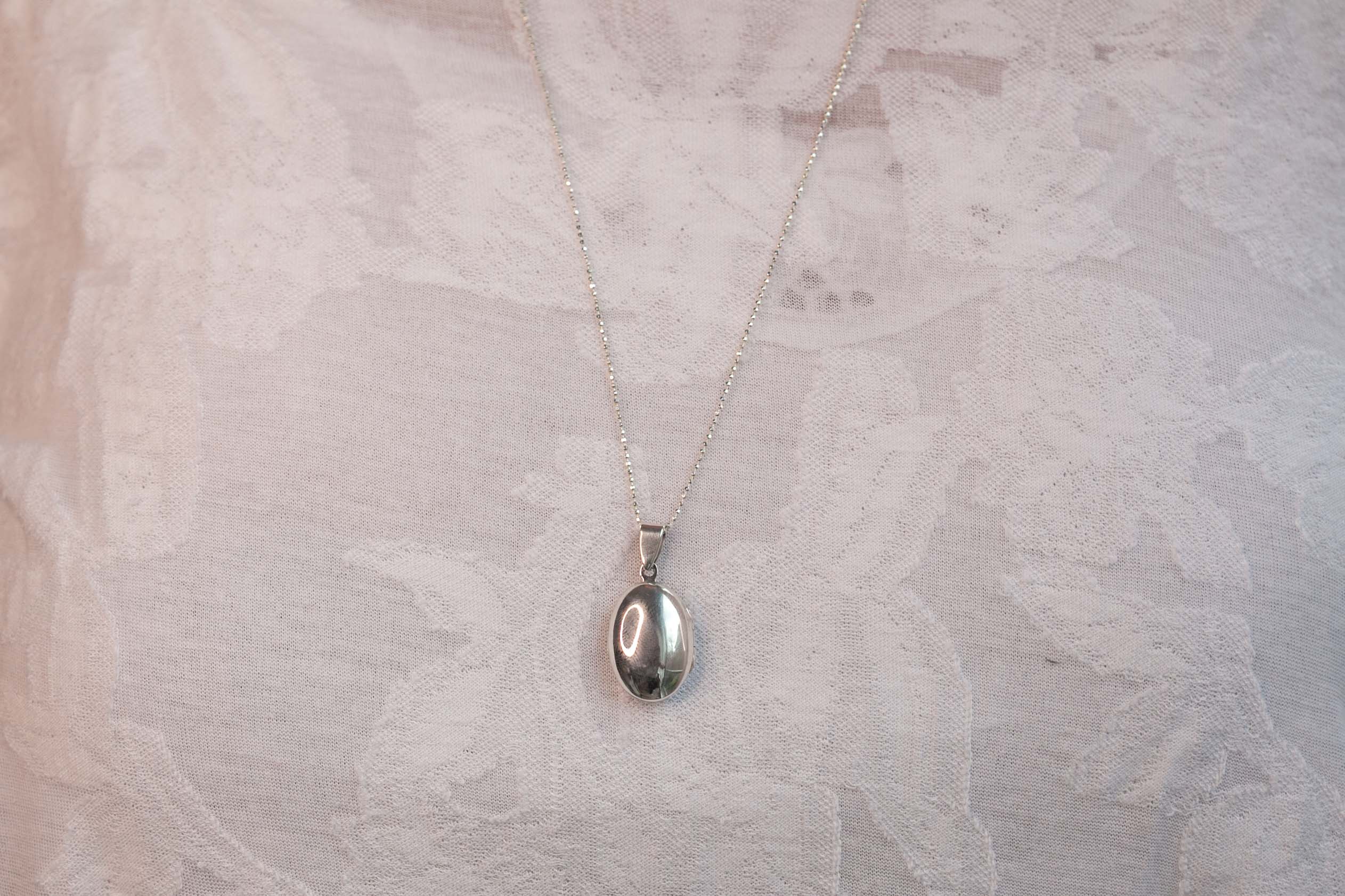 Ovaler Foto Anhänger aus Silber mit Kette | Shop Nory