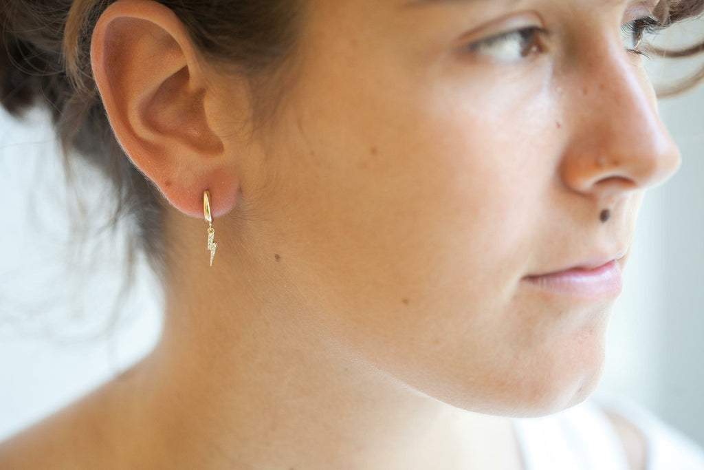 Mini-Creolen mit Blitz-Anhänger vergoldet - Mini-Creolen für Damen | Shop Nory