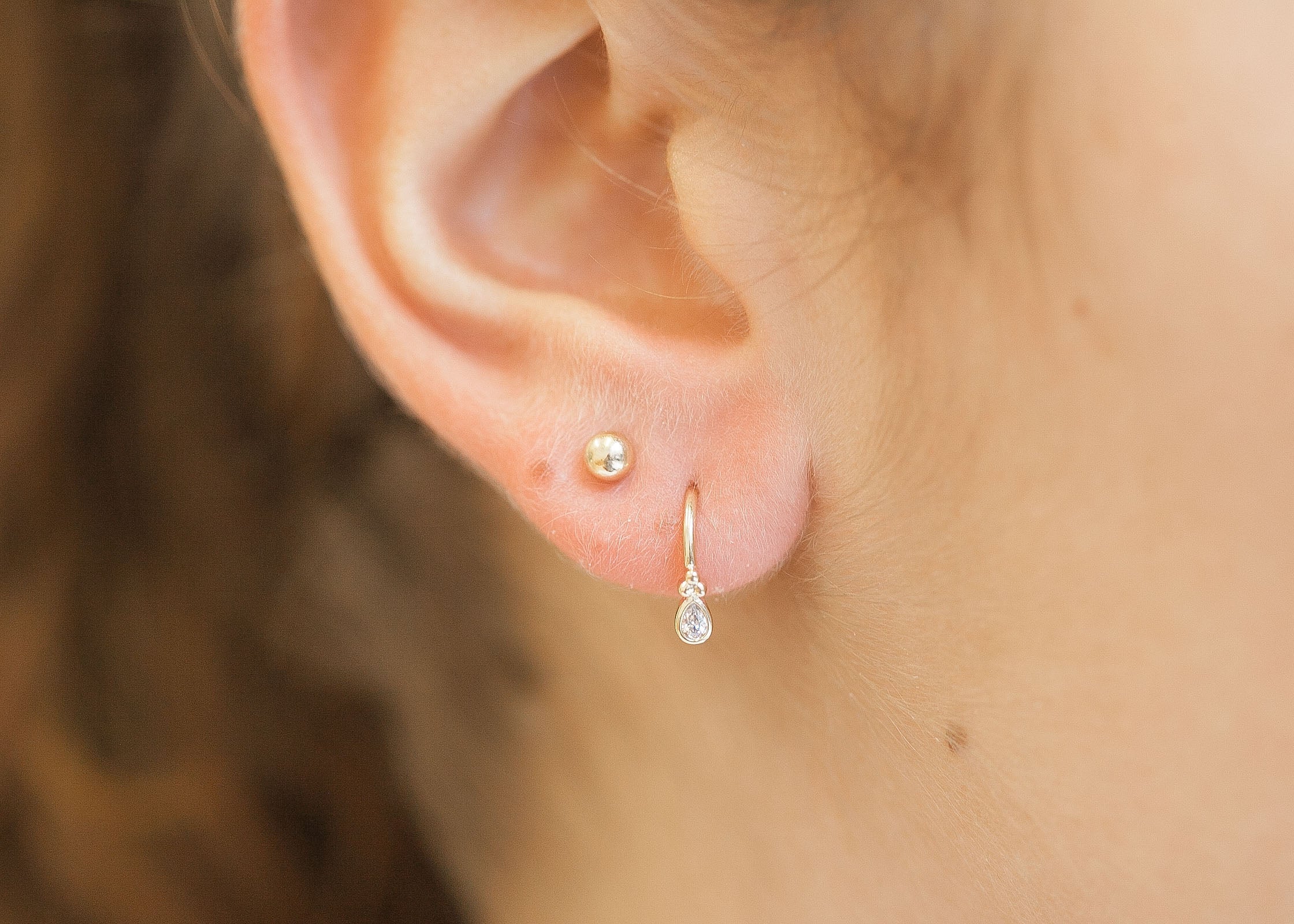 Süße Mini-Creolen mit Zirkonia - 16K vergoldet | Shop Nory