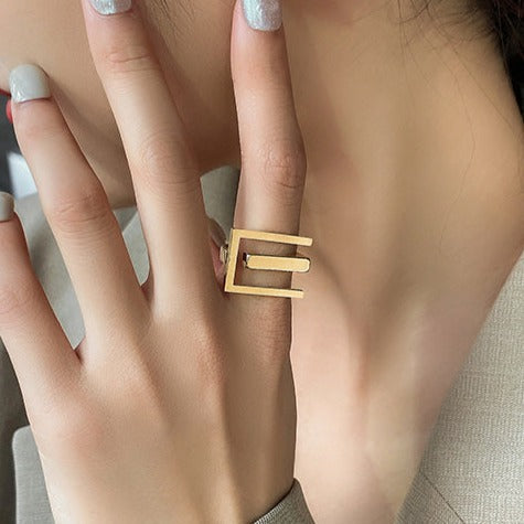 Minimalistischer Stil Quadrat Rund Hohlring | Shop Nory