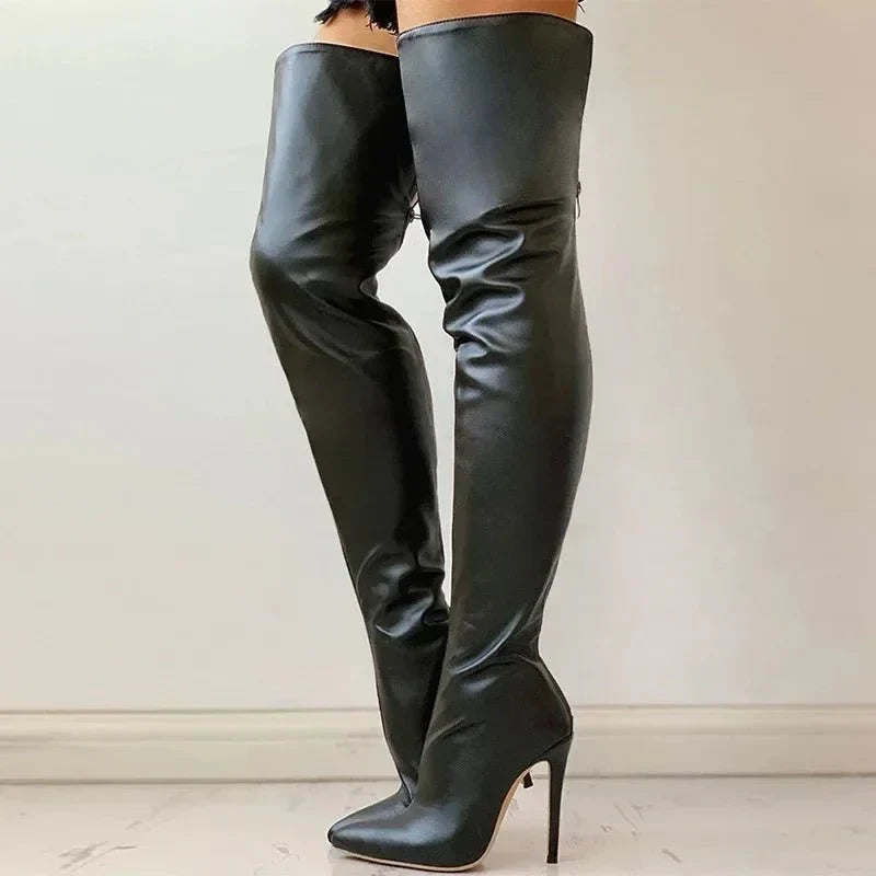 Oberschenkelhohe Stiletto Stiefel