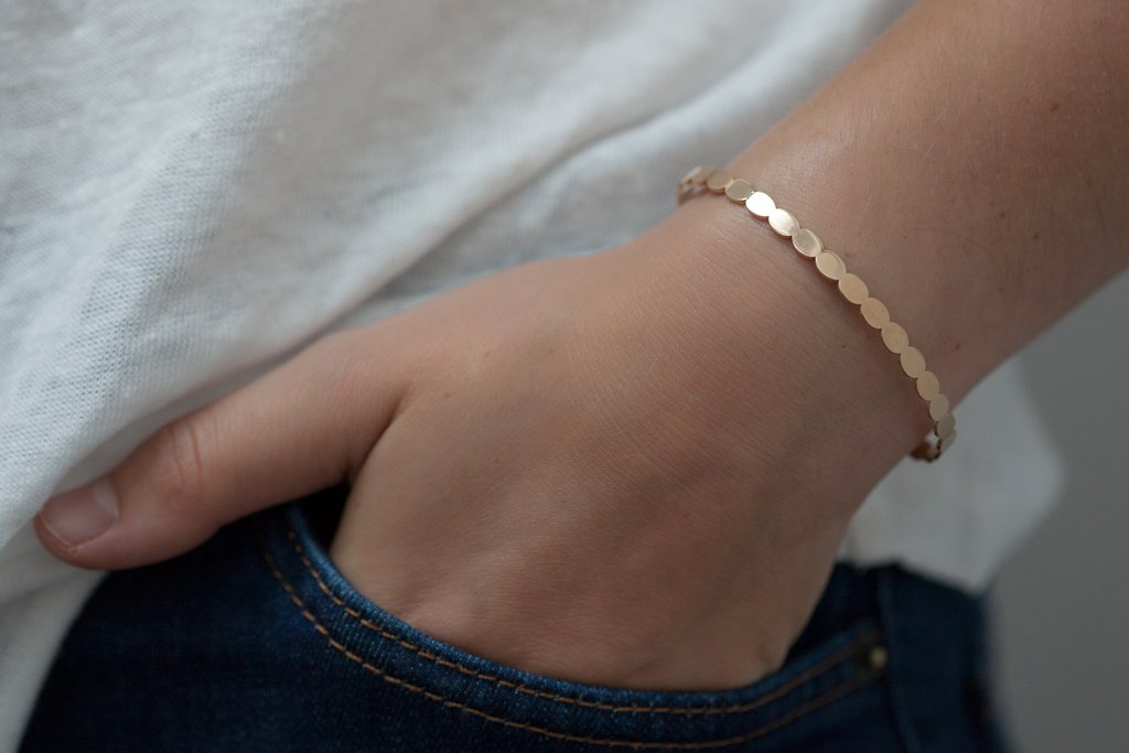 Eleganter Offener Armreif Vergoldet – Zeitloser und Vielseitiger Schmuck | Shop Nory