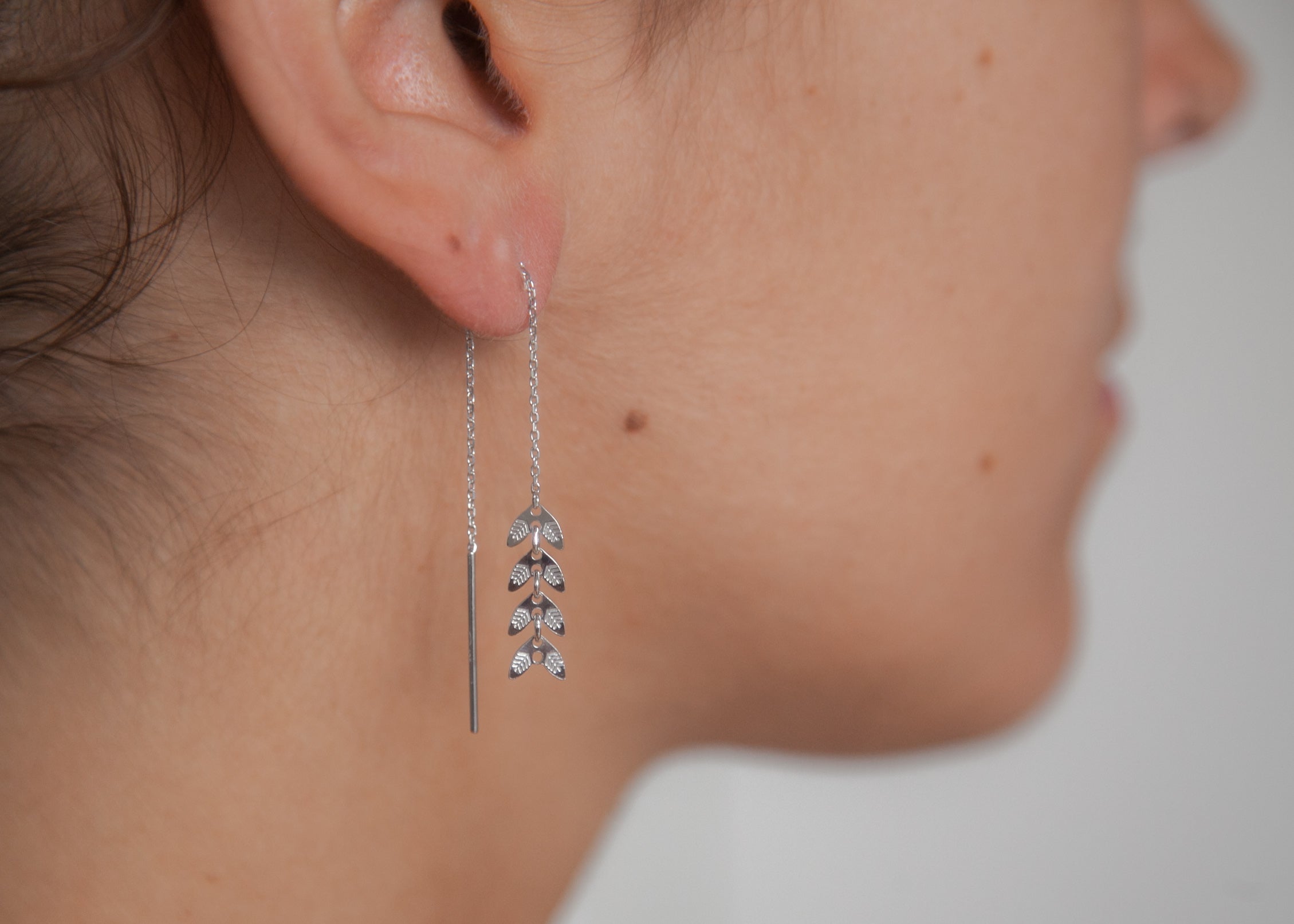 Hängende Ohrkettchen in Blattform aus Silber - Ohrringe für Damen | Shop Nory