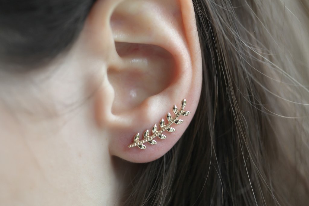 Ohrklemme / Ear Climber Blätter-Design 16K vergoldet | Shop Nory