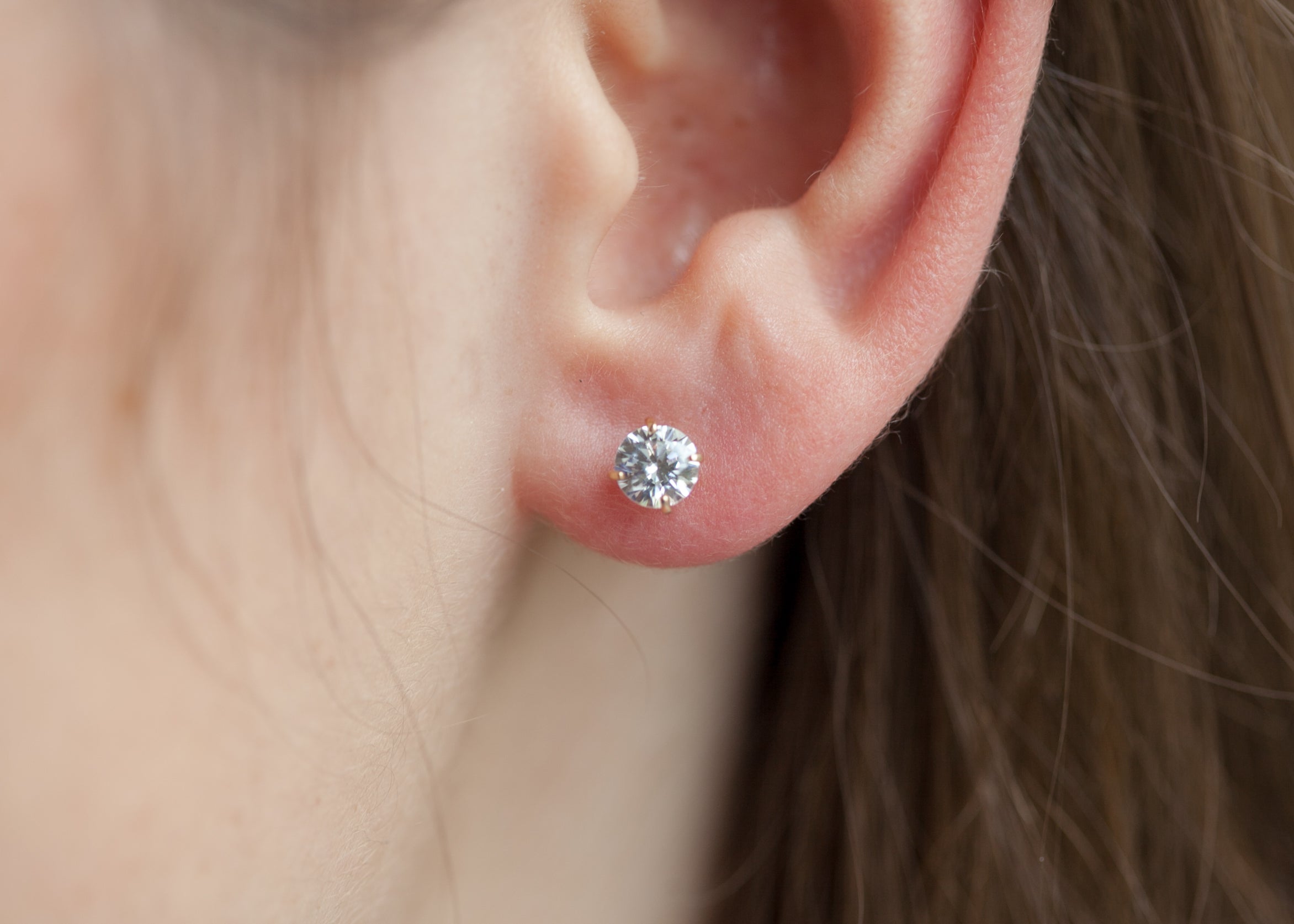 Ohrringe Solitär für Damen - Ohrstecker mit Zirkonia Vergoldet | Shop Nory