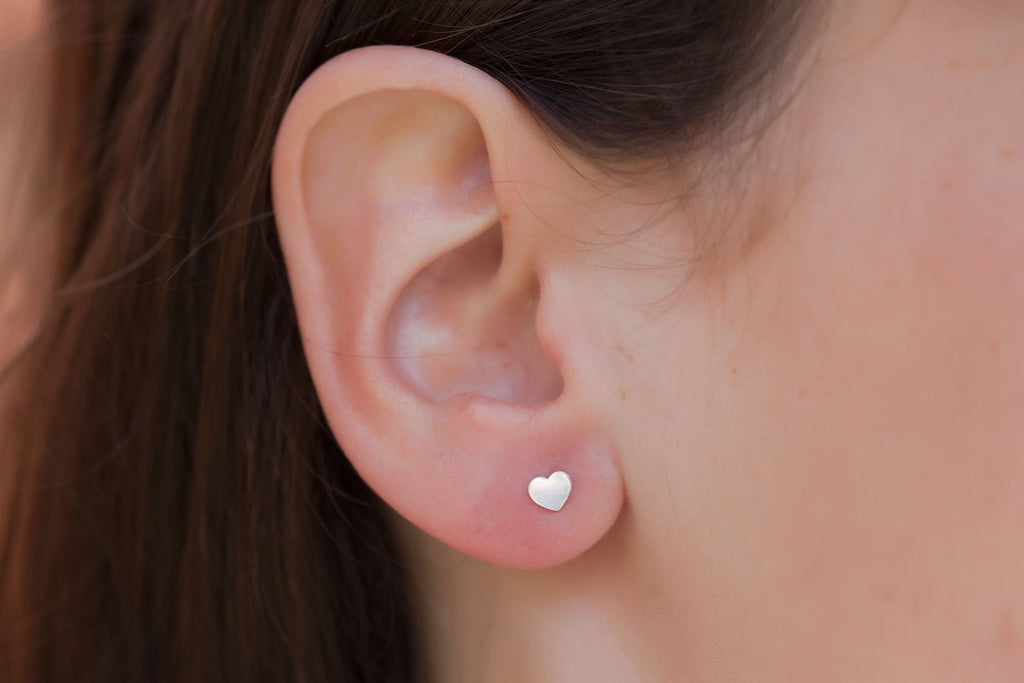 Ohrstecker mit Herz aus Silber - Herzohrringe für Damen | Shop Nory