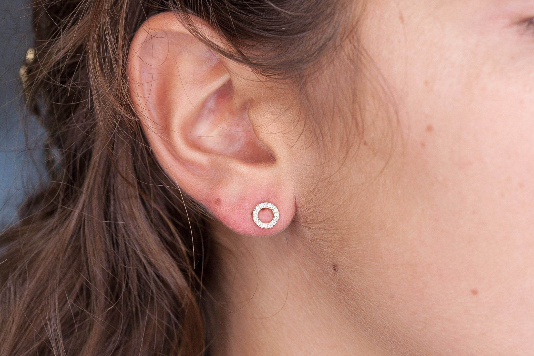 Ohrstecker Kreis mit Zirkoniasteinen Vergoldet - Ohrringe für Damen | Shop Nory