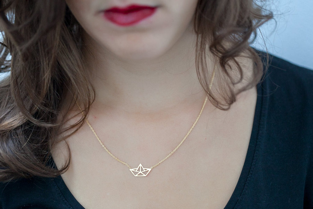 Kette mit Origami Papierschiff - 16 Karat vergoldet | Shop Nory
