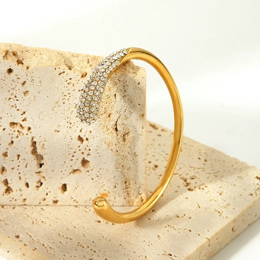 Bangle "Luxe" in Edelstahl mit Zircon Steinen - 18k vergoldet | Shop Nory