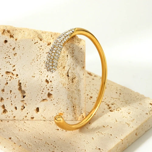 Bangle "Luxe" in Edelstahl mit Zircon Steinen - 18k vergoldet | Shop Nory