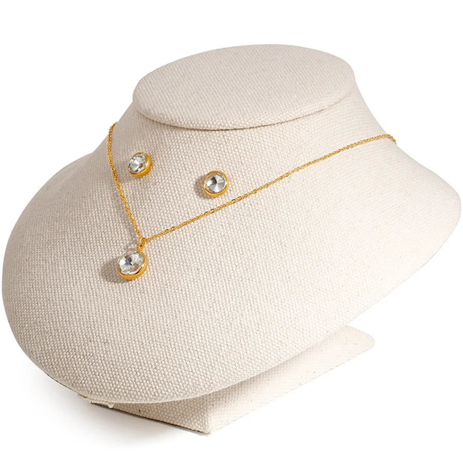 Set "Sofia" Ohrstecker, Halskette mit Zirkoniasteinen - 18k vergoldet | Shop Nory