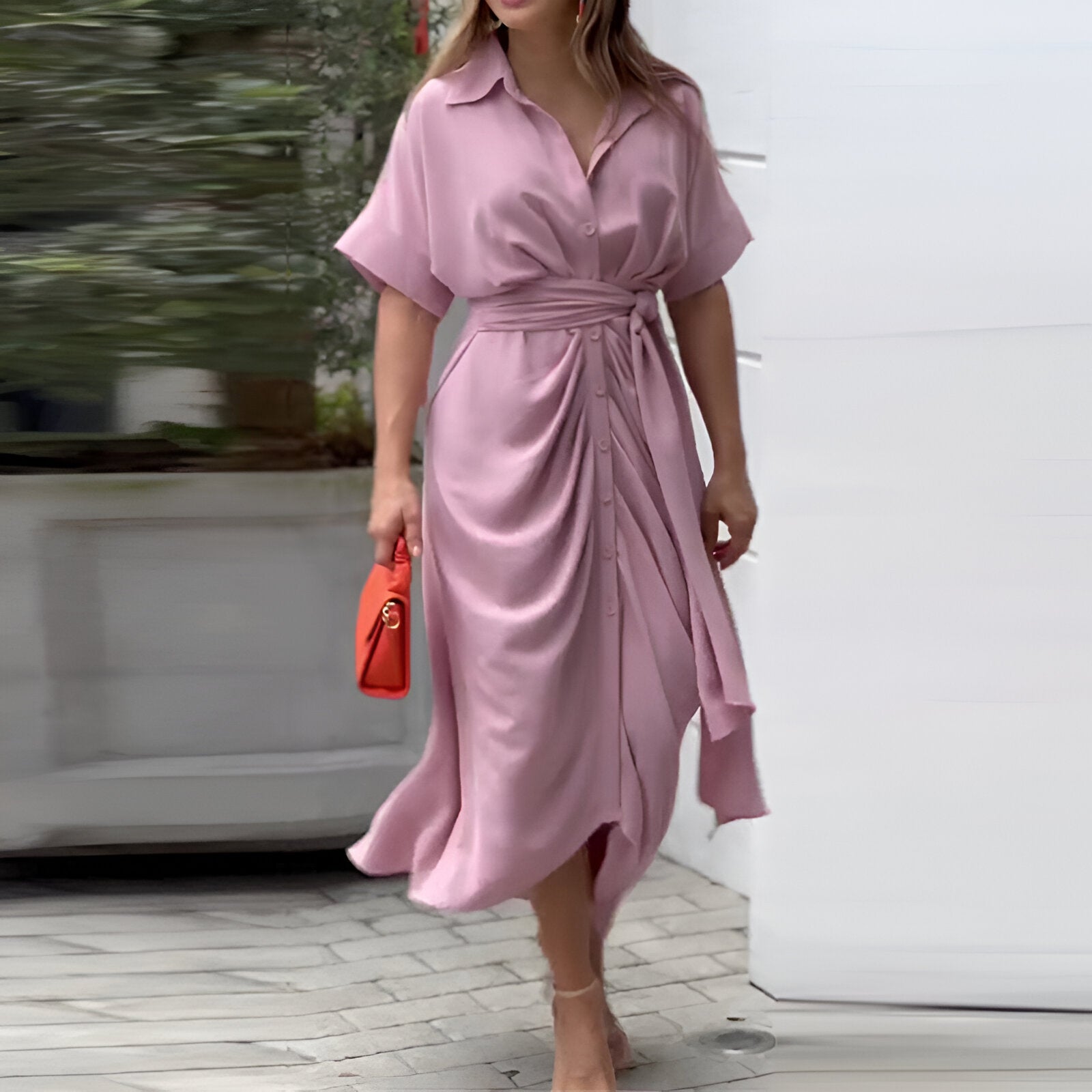 Midikleid mit Bindegürtel