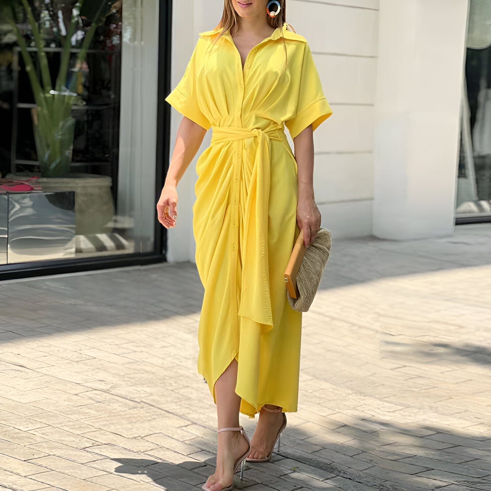 Midikleid mit Bindegürtel