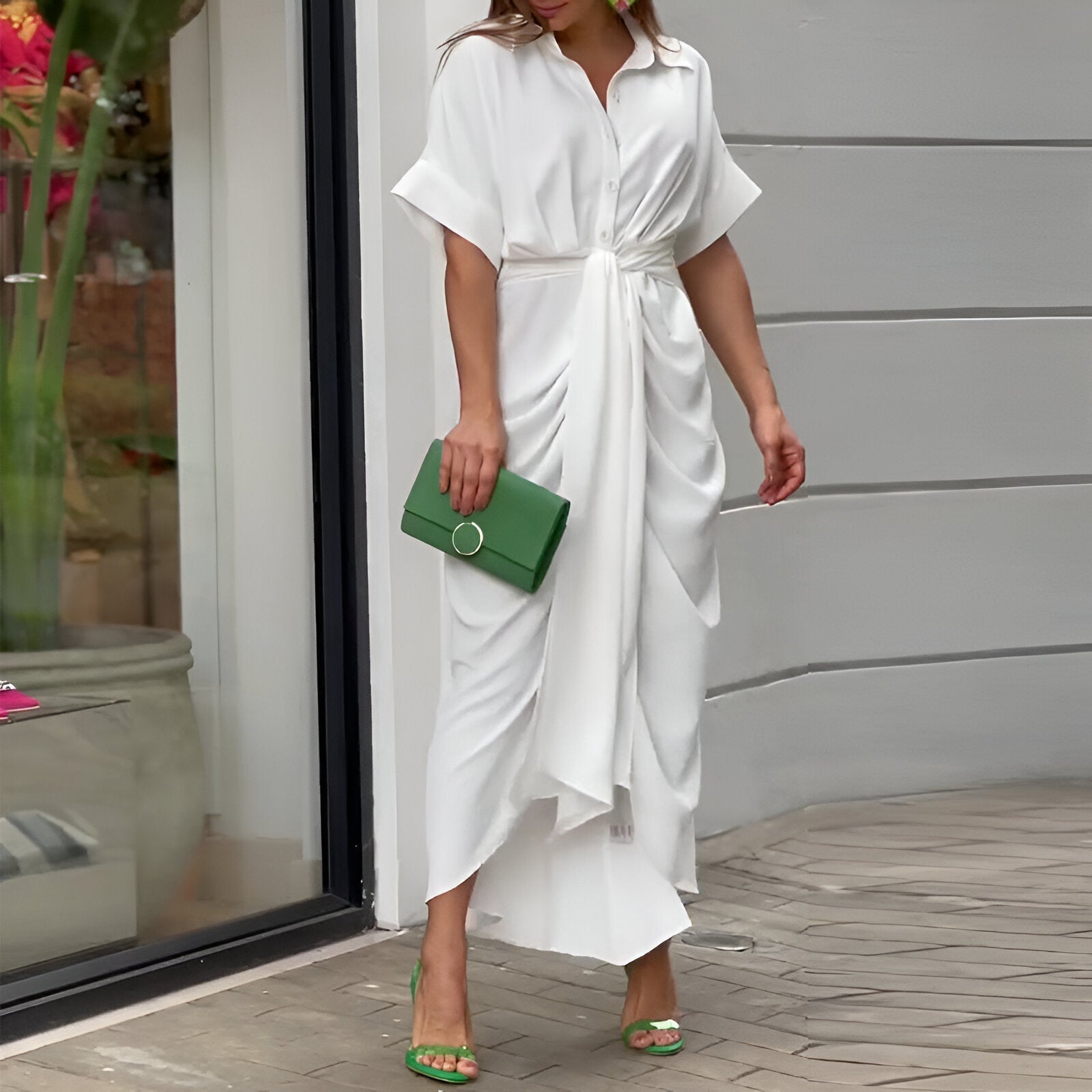 Midikleid mit Bindegürtel