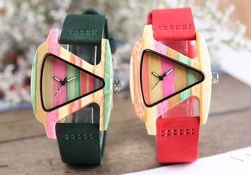 Farbige Dreieck Bamboo Wood Uhr