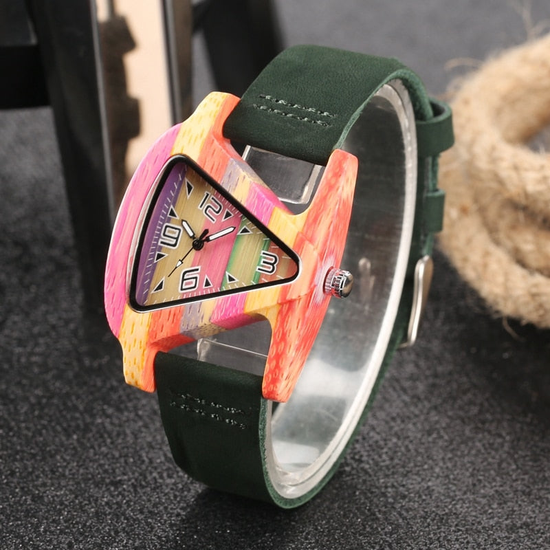 Farbige Dreieck Bamboo Wood Uhr