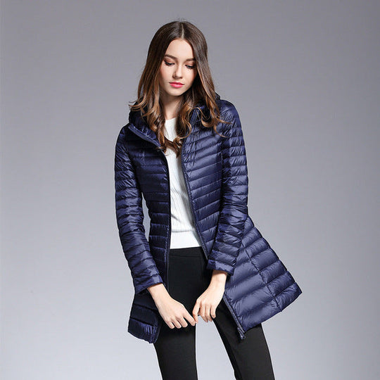 Lange Daunenjacke mit Kapuze "Praktische Leichtigkeit"