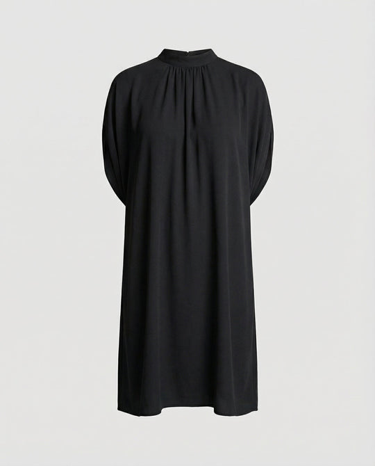 Modernes Damenkleid mit Fledermausärmeln