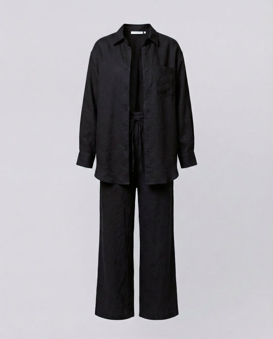 Damen Lässiges Leinen-Outfit mit weit geschnittenem Hemd und lockeren Hosen