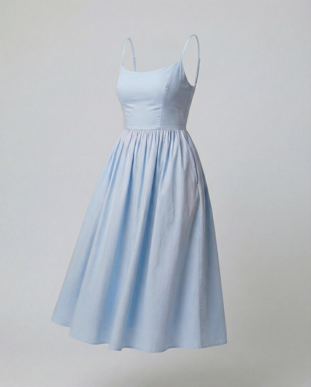Einfarbiges Kleid mit U-Ausschnitt und Strapsen