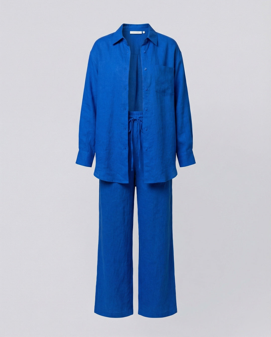 Damen Lässiges Leinen-Outfit mit weit geschnittenem Hemd und lockeren Hosen