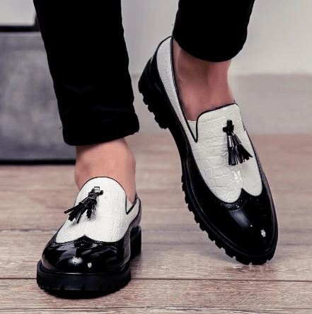 Spitz zulaufende formelle Schuhe