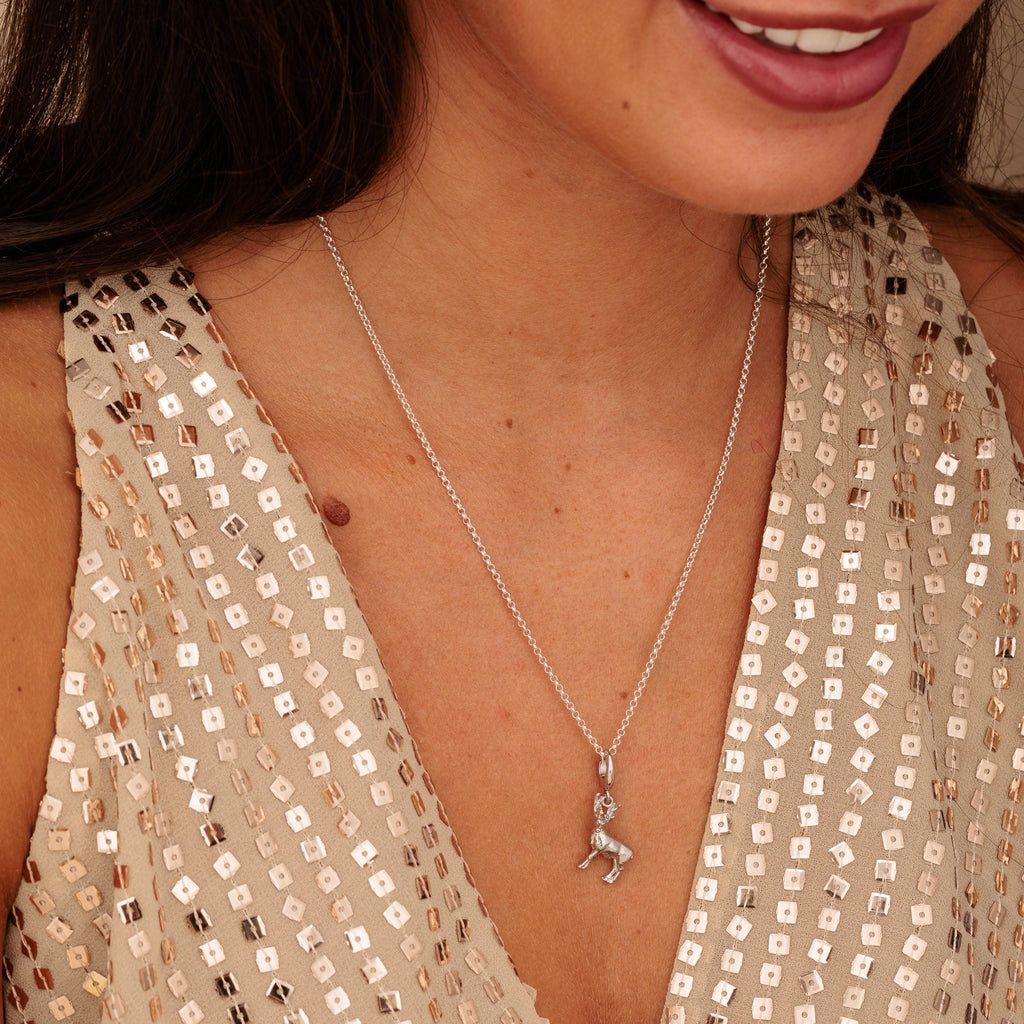 Silberne Weihnachtsrentier Charm Halskette | Shop Nory
