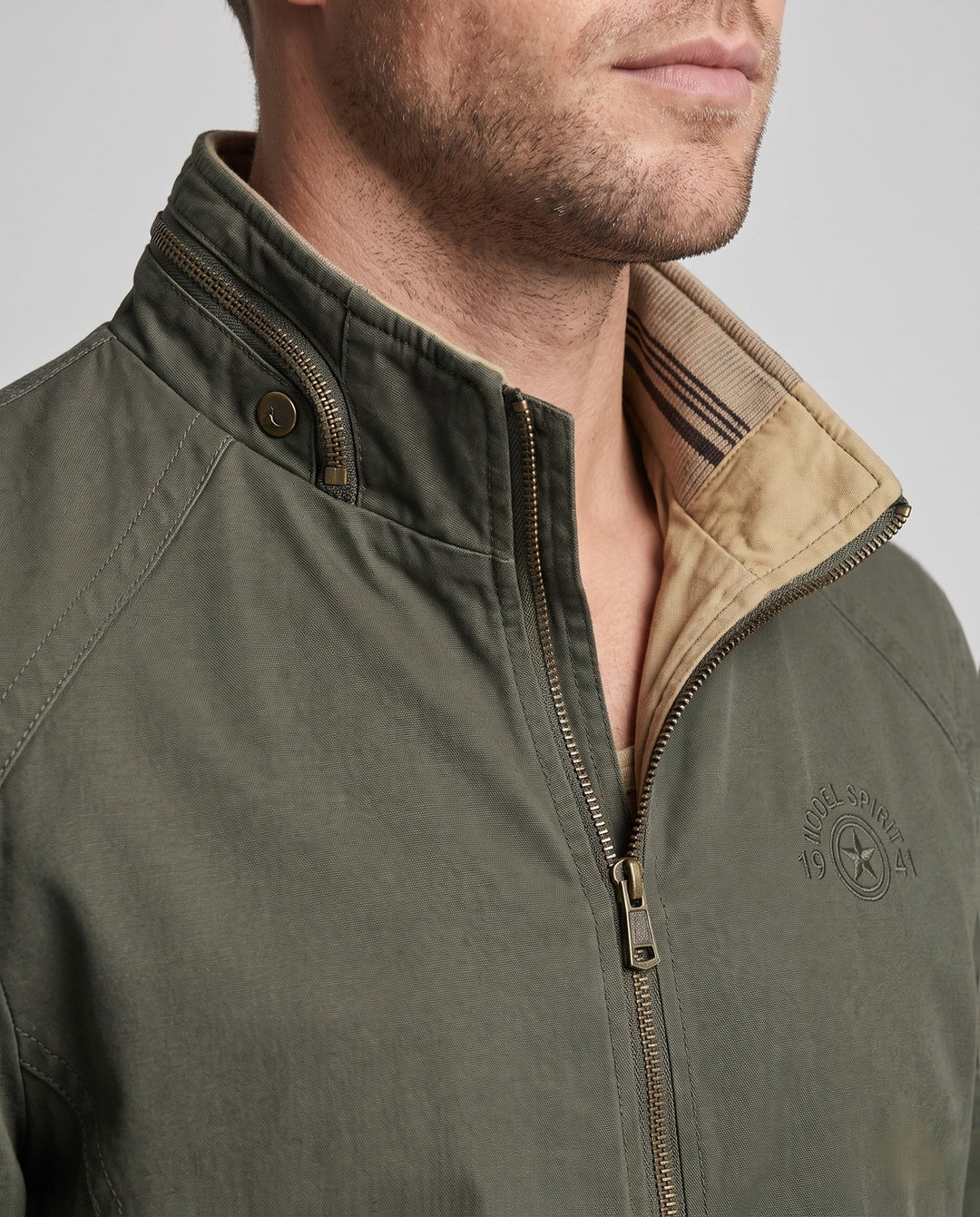 Product 15978389733706 - close_up_detail