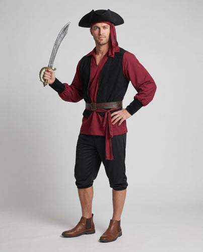 Männliches Piratenkostüm mit historischem Oberteil und detailliertem Glam-Fashion-Gürtel Glam Fashion
