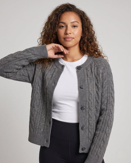 Damen Boxy-Zopfstrick-Cardigan mit Raglanärmeln und angoraähnlicher Haptik Shop Nory