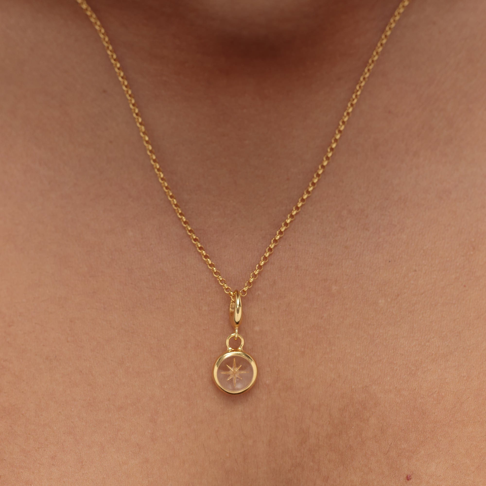 Goldene Weiße Sternharz Capture Charm Halskette | Shop Nory
