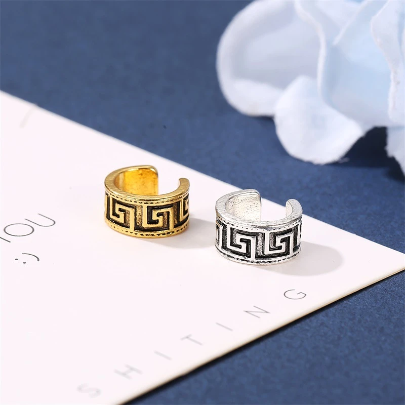 Retro Carving Hollow 1pc Ohrcuff | Shop Nory