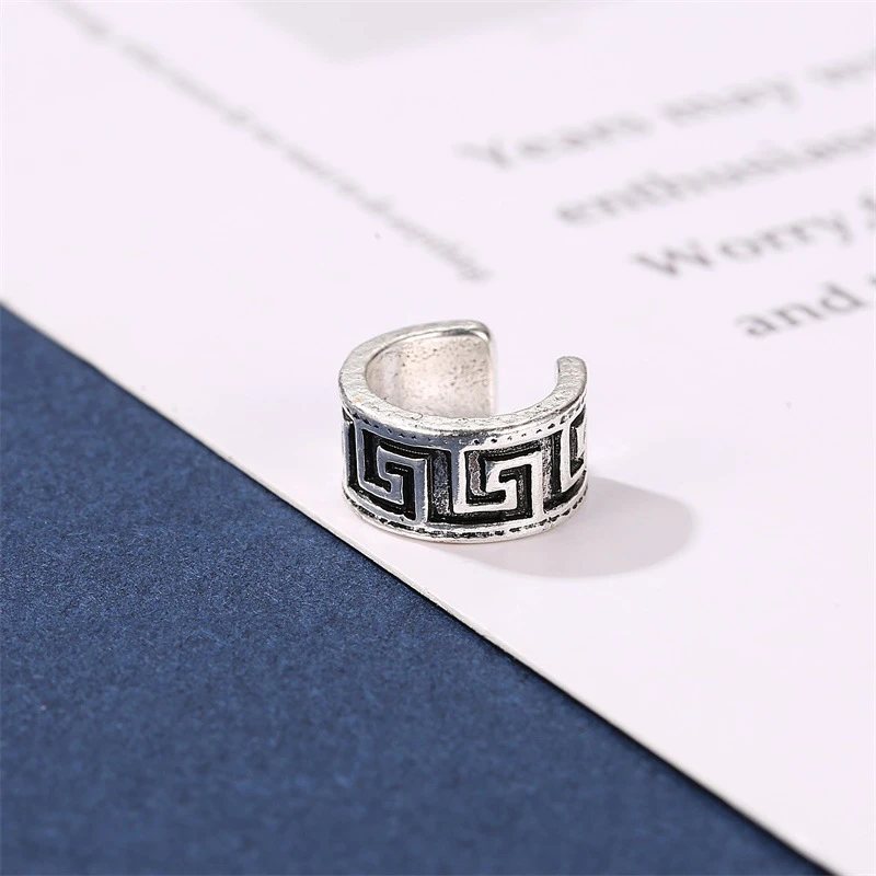 Retro Carving Hollow 1pc Ohrcuff | Shop Nory